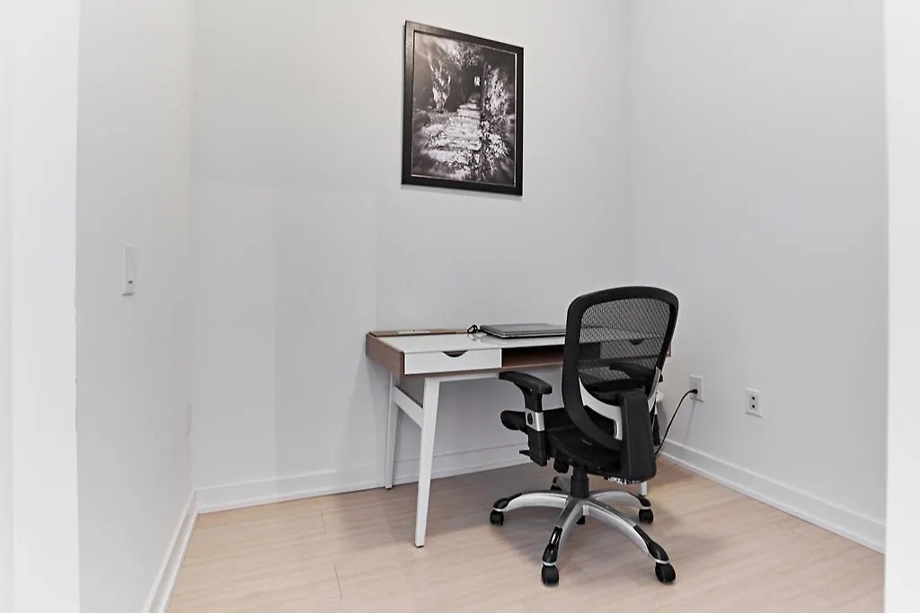 Gorgeous 2 Storey Townhouse Toronto Apartment